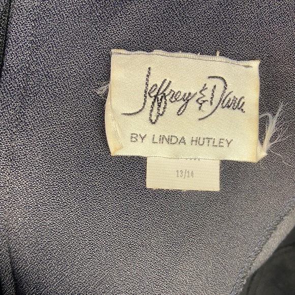 Jeffrey and Dara dress by Linda Hutley. - Picture 5 of 6